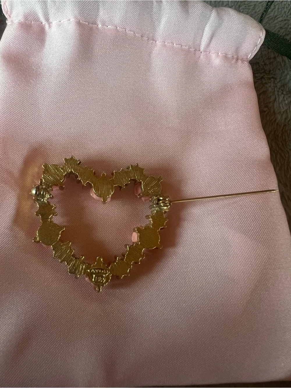 Avon vintage 1980-1990’s gold tone heart brooch, resin roses/rhinestones, good